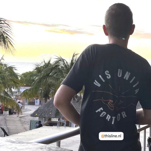 screenshot Charcoal Tee