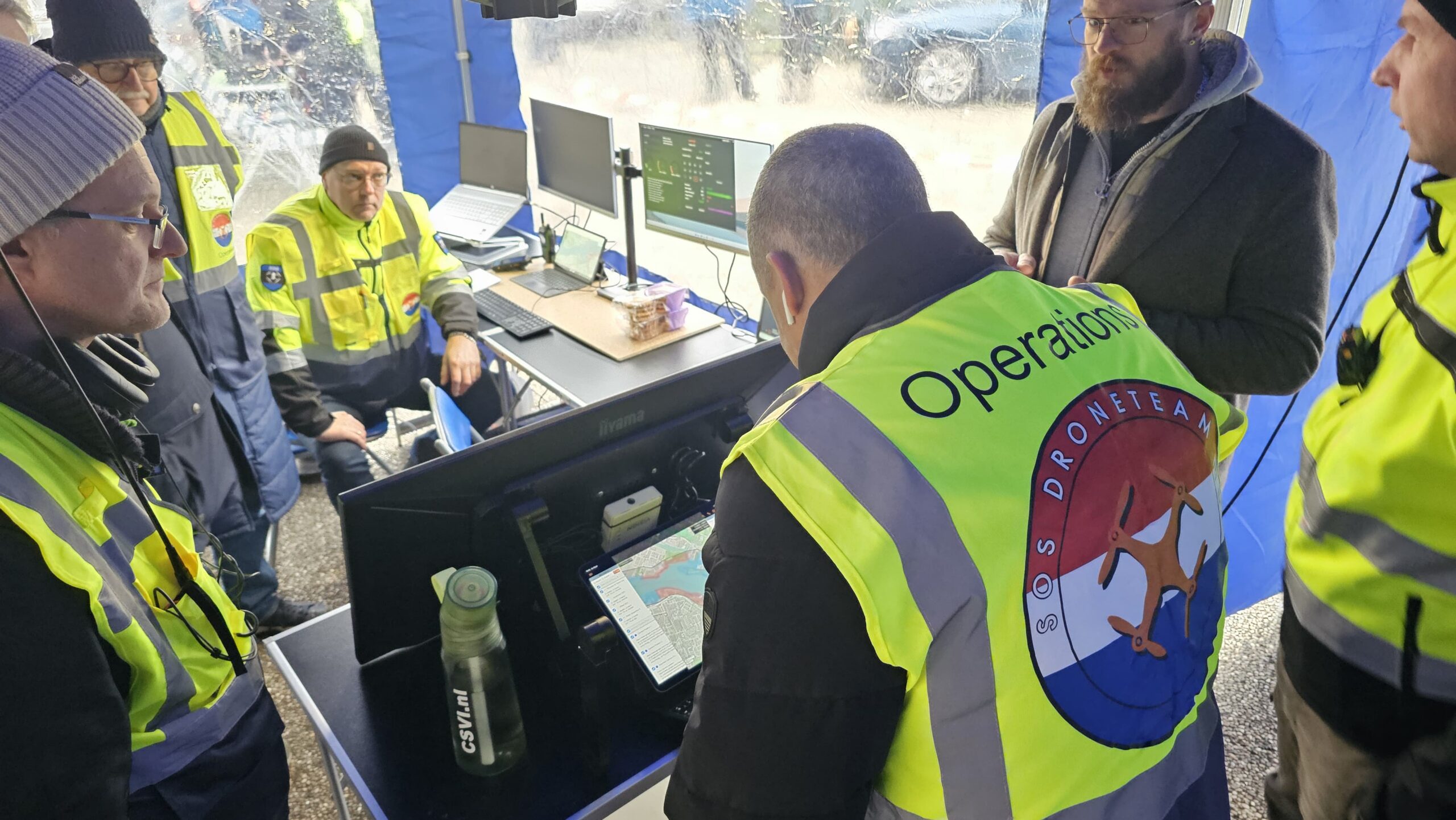 Eyes from the sky: hoe vrijwilligers met drones zoeken naar vermiste mensen – SOS Drone Team